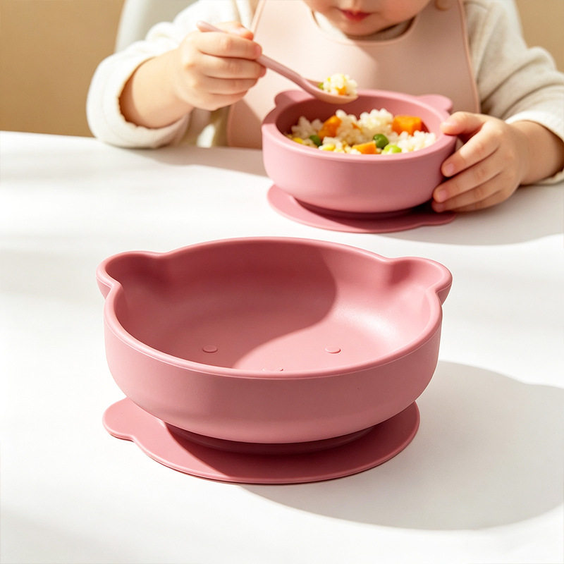 婴儿童辅食碗带吸盘食品级硅胶餐盘耐高温摔不破饭碗幼儿园餐具