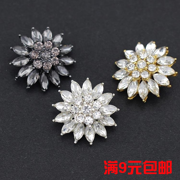高档水晶钻扣 白色黑色花形玻璃钻扣子 女士貂皮大衣时装装饰纽扣