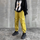 黄色