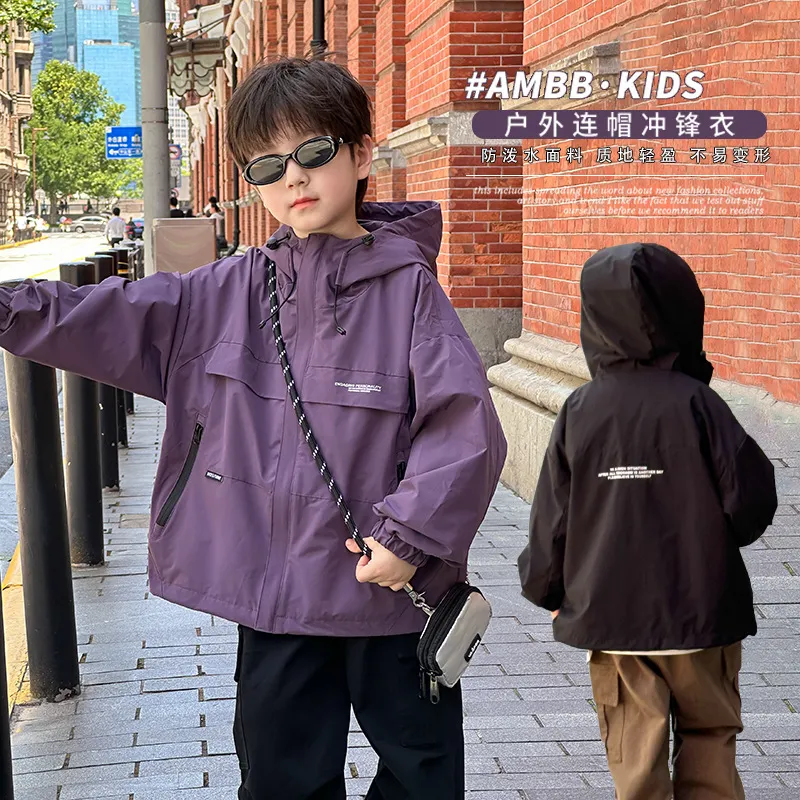 户外风防水连帽纯色长袖冲锋衣