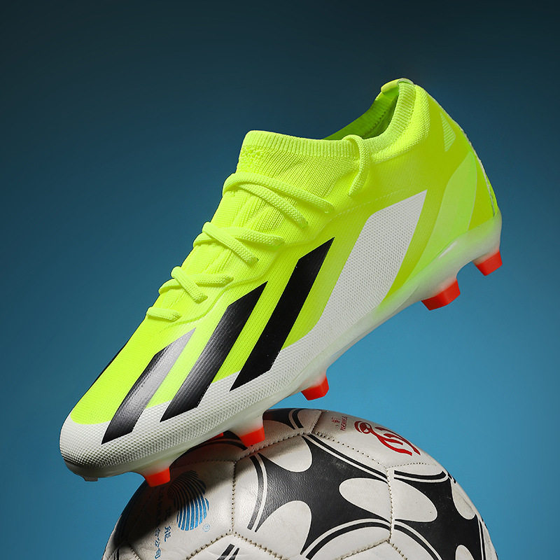 短钉训练足球鞋低帮皮面长碎钉足球运动鞋低帮青少年球鞋大码跨境