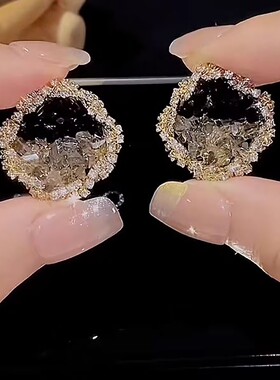 气质超闪渐变色黑色水晶耳钉百搭几何菱形耳环轻奢小众设计感耳饰