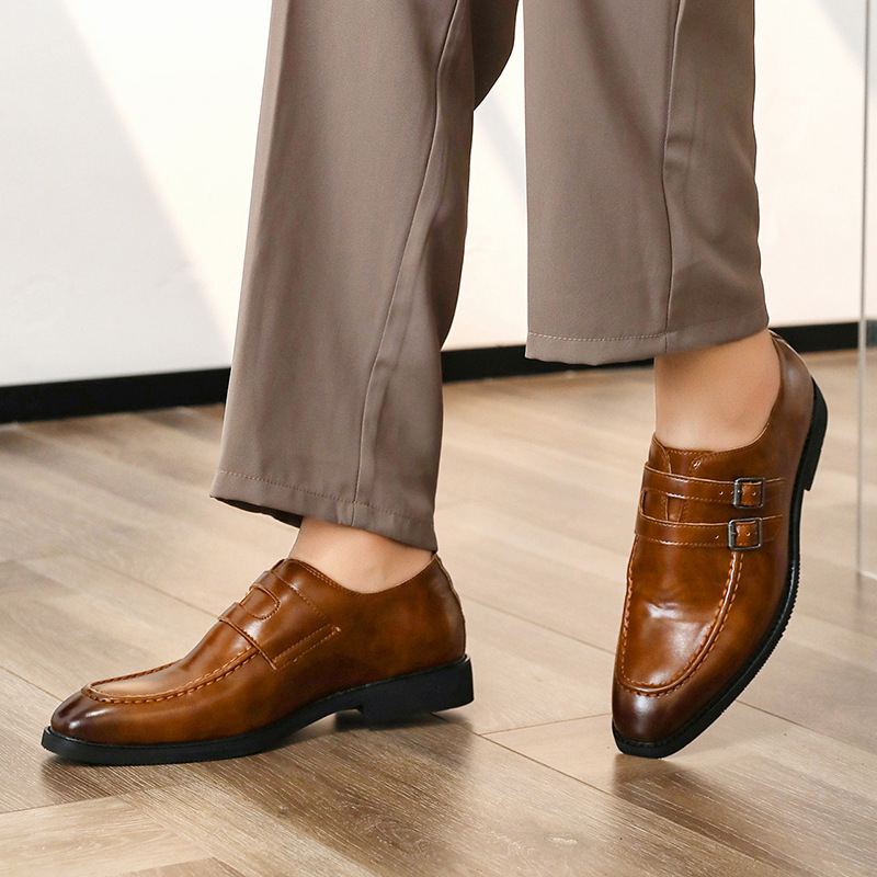 日系2025新款尖头商务正装皮鞋男士搭扣办公婚礼棕色绅士孟克鞋男
