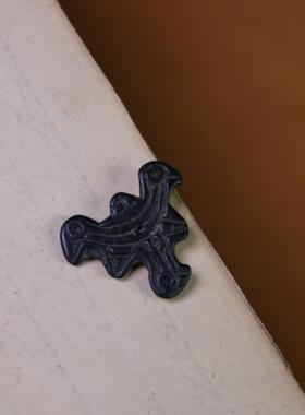 宋代压印文玩老天铁托甲黑漆古全品皮壳供命鸟护身符文玩diy项链