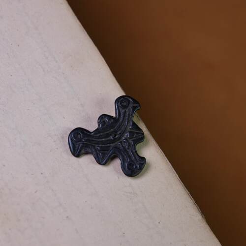 宋代压印文玩老天铁托甲黑漆古全品皮壳供命鸟护身符文玩diy项链