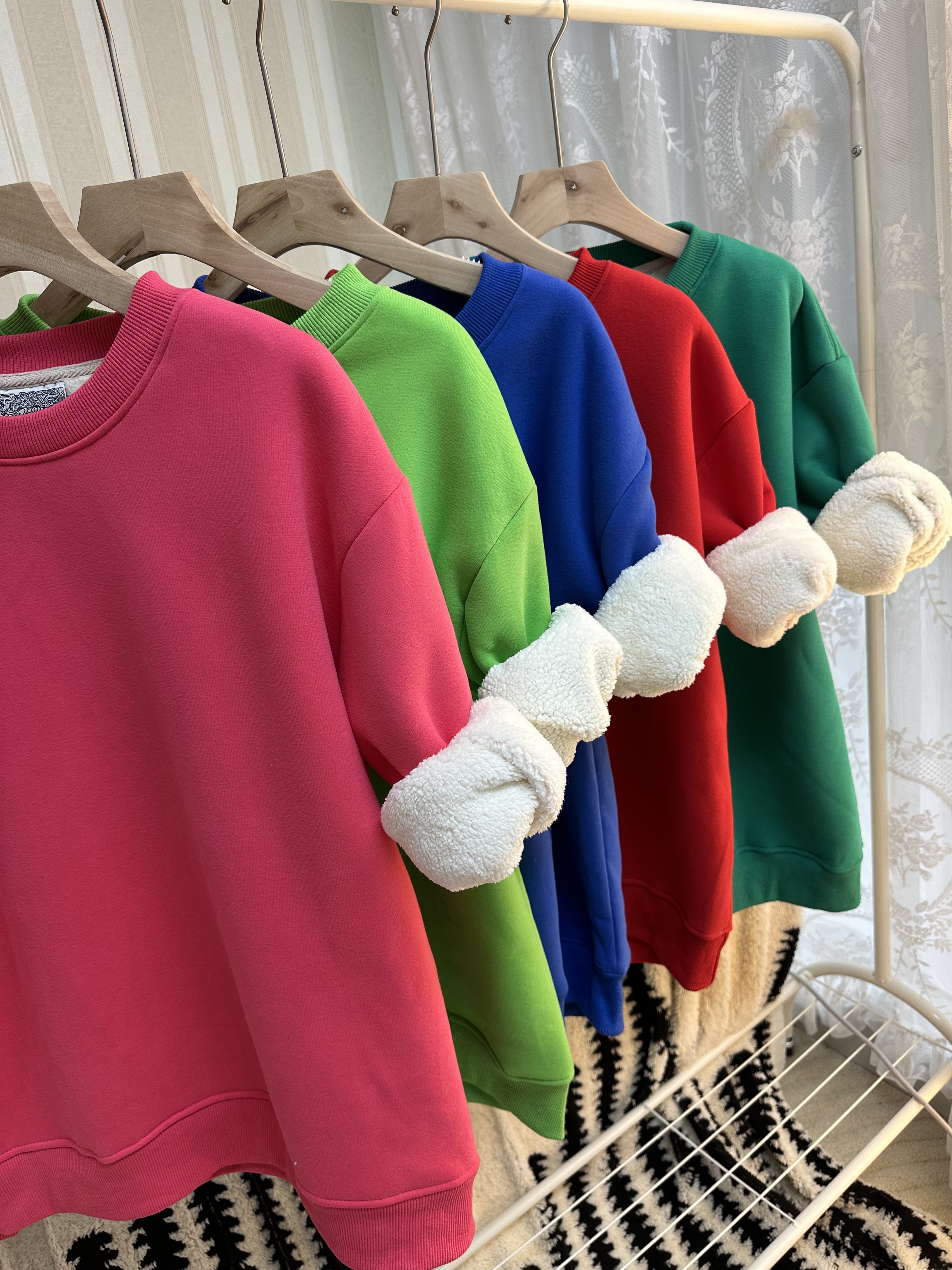 Mm2025新款时尚潮流休闲加绒加厚卫衣女秋冬新款韩版宽松圆领套