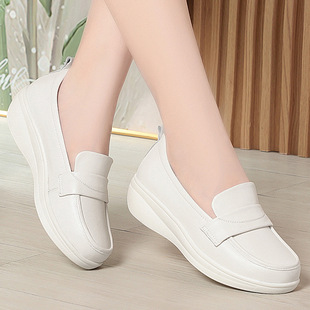 白色护士鞋软底透气不累脚女鞋春秋单鞋软皮坡跟厚底防滑女士皮鞋