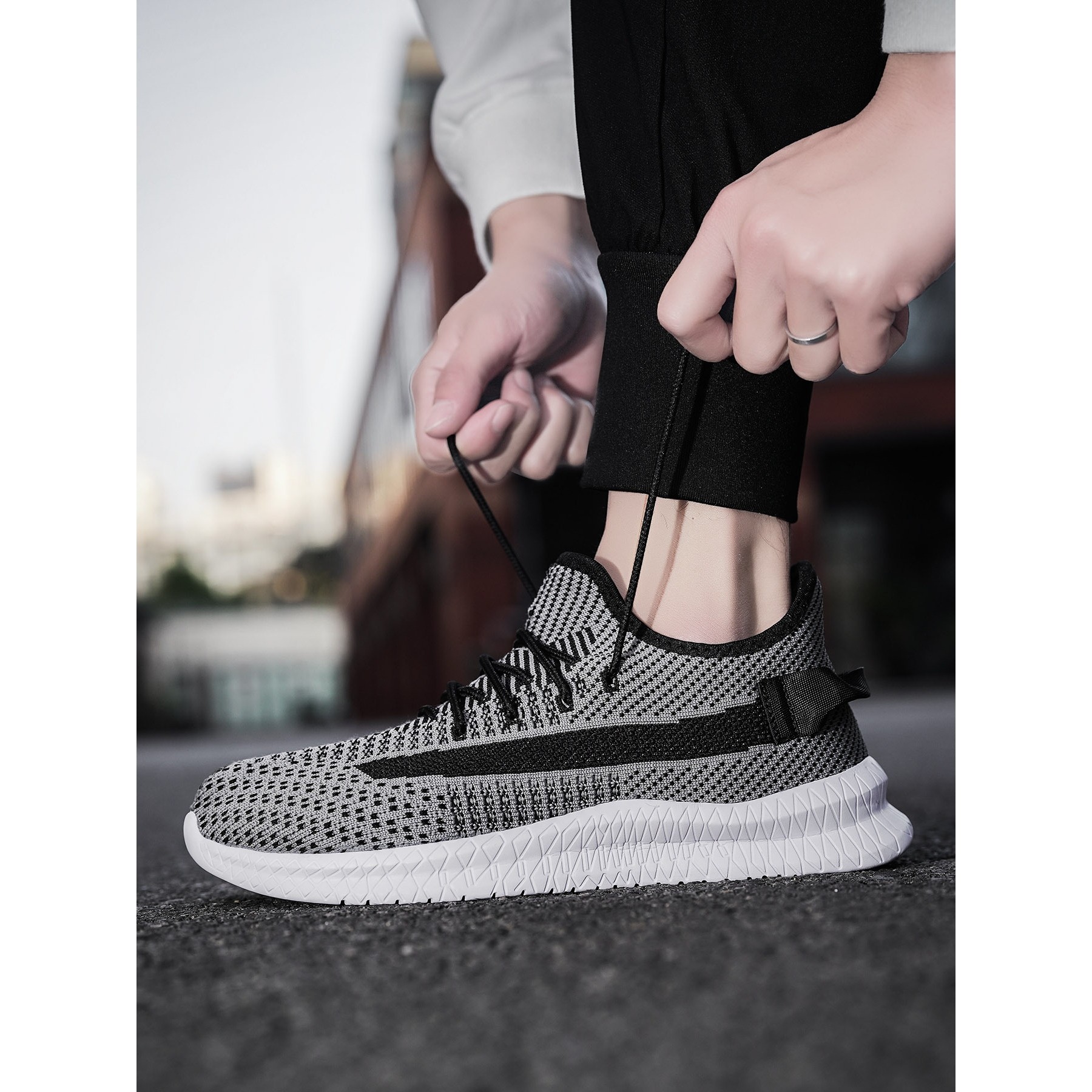 爆款大码飞织男鞋夏季运动潮流休闲网面鞋透气跑步鞋潮流爸爸鞋子