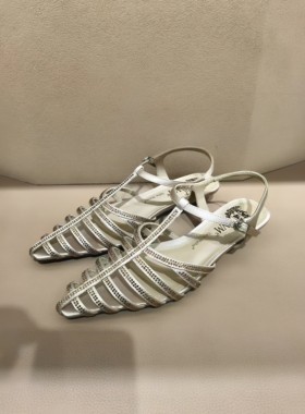 VMe/舞魅时尚罗马风低跟鞋包头银色中跟黑色简约镂空VS26B6519