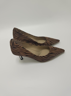 VME舞魅女鞋浅口尖头优雅高跟鞋通勤真皮单鞋豹纹VS25C6922