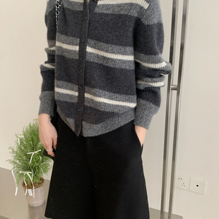 含34.2绵羊毛 保暖毛衣 851 家蜜熊绒撞色宽条针织开衫 封后