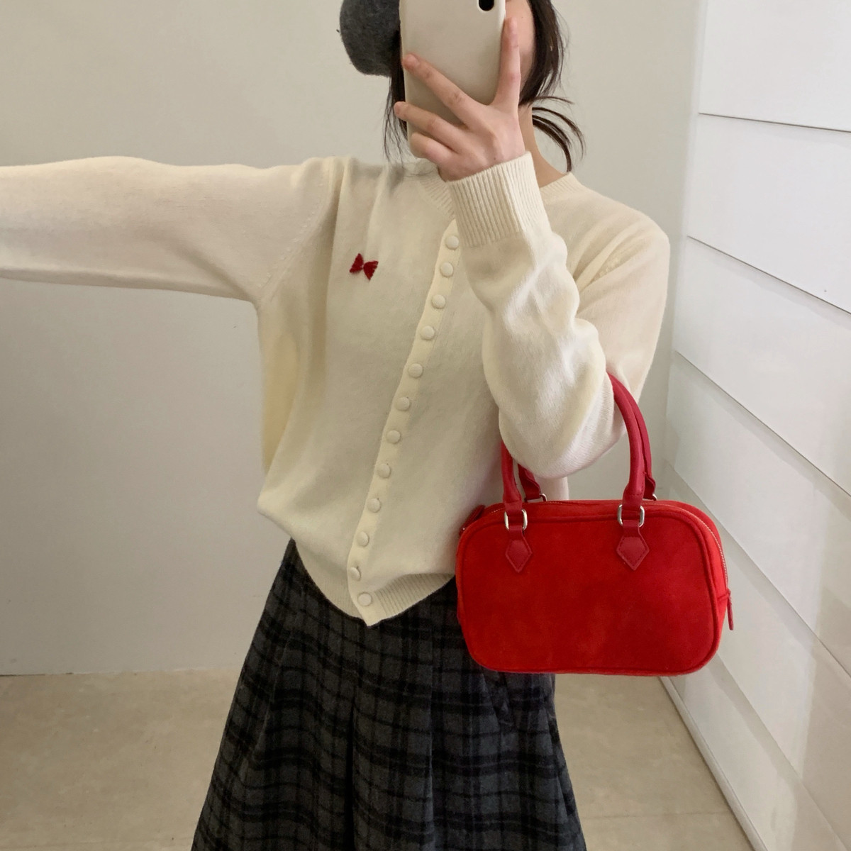 Find Time-毛圆领包扣手工绣花百搭开衫毛衣(含100绵羊毛)L61269