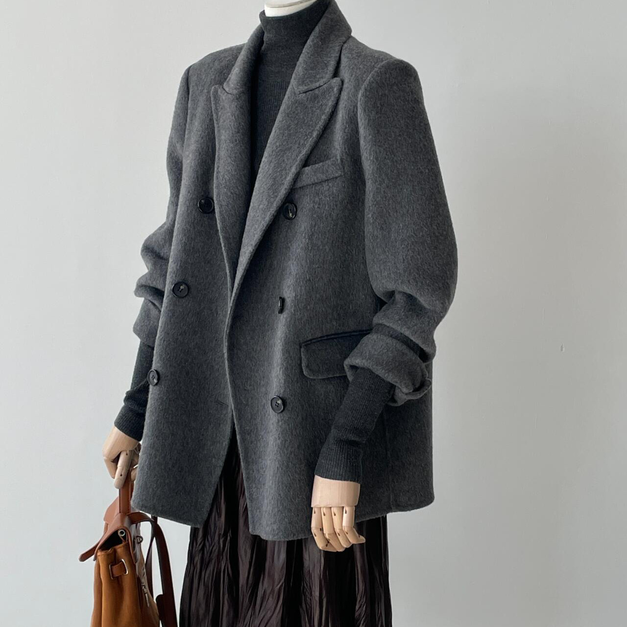 特价清 黑色西装领正肩短毛呢外套女羊毛外套（含100澳毛）25KS0