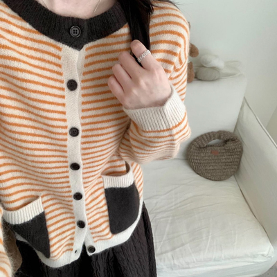 TOMORROW-秋冬条纹撞色口袋开衫加厚保暖毛衣（含100浣熊绒）HX05