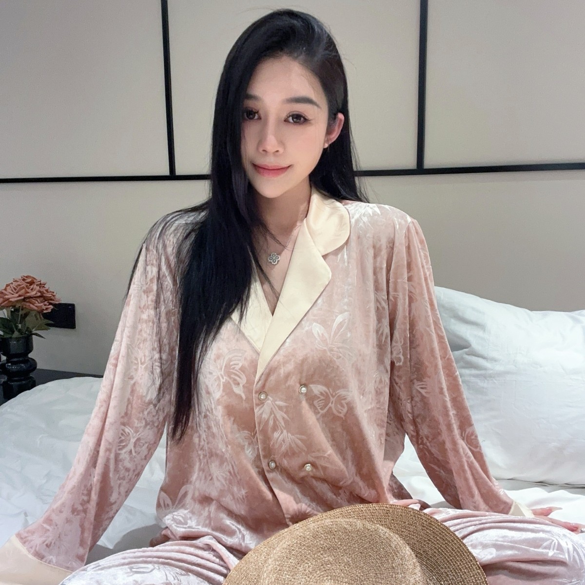 2025秋冬新款高级感复古风双排扣金钻绒粉色睡衣女加厚保暖家居服