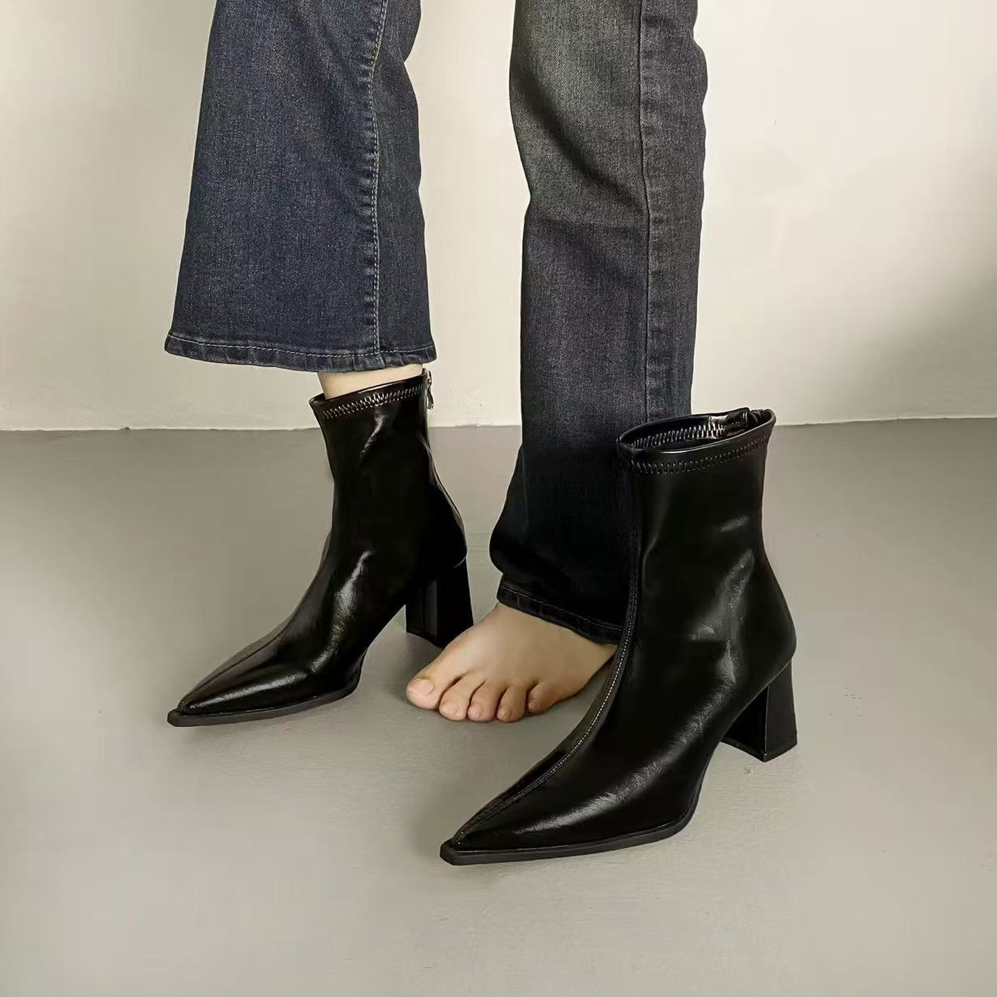 高跟短靴女粗跟尖头后拉链2025年新款秋冬瘦瘦靴黑色高级感时装靴,女鞋,时装靴,淘宝优惠券,粉丝福利购,淘宝优惠卷