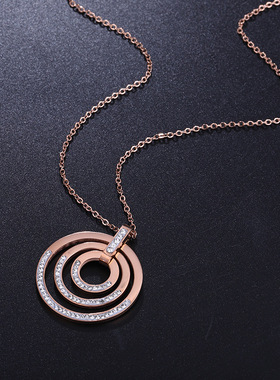钛钢玫瑰金三环白钻项链
