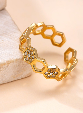 蜂巢镶钻钛钢小众戒指