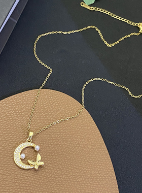 小香风轻奢钛钢月亮珍珠项链