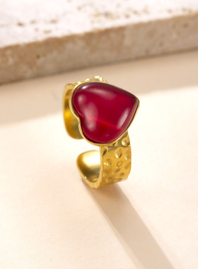 法式复古镀金钛钢爱心戒指