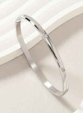 钛钢镶钻简约情侣手镯