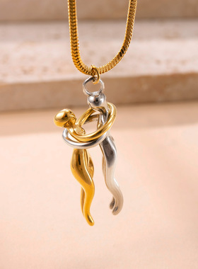 欧美跨境钛钢情侣拥抱项链