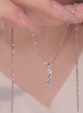 新小众白锆石吊坠项链女高级感轻奢时尚设计感锁骨链送女友饰品女