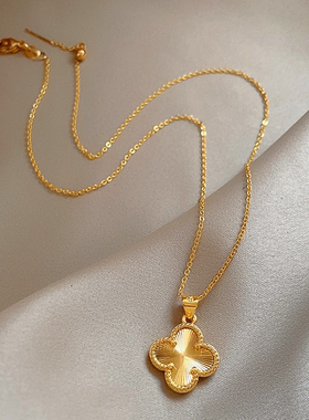 金色花朵钛钢锁骨链女2026新款