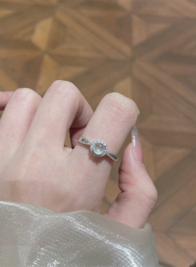 白冰蛋面微镶戒指女新中式