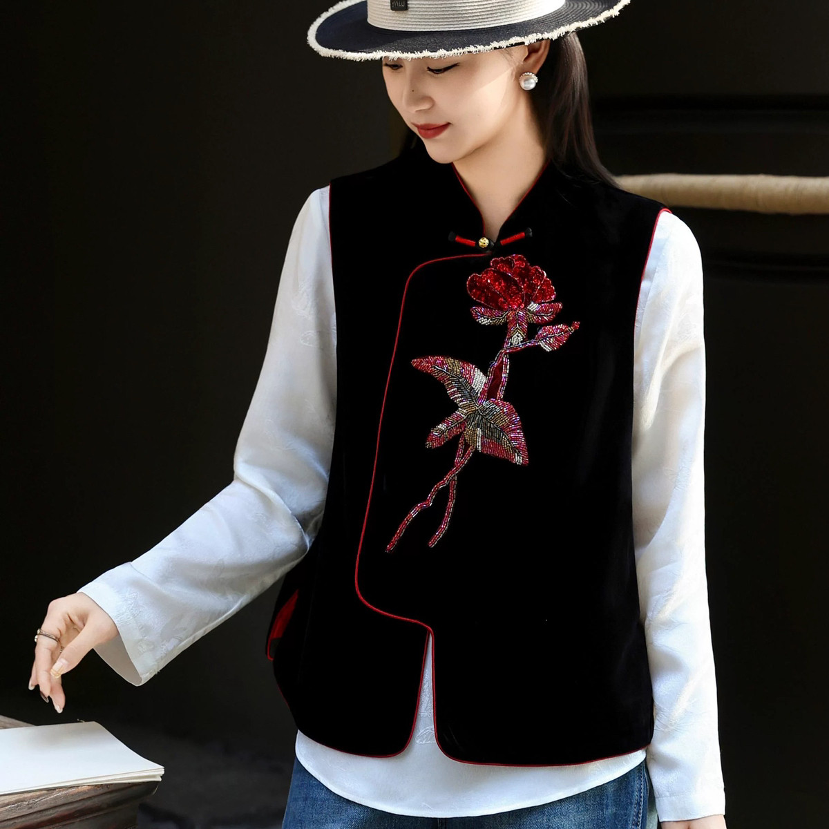 七七26年早春早春上新玫瑰花朵钉珠刺绣丝绒马甲YS1-xx8089,女装/女士精品,马夹,淘宝优惠券,粉丝福利购,淘宝优惠卷