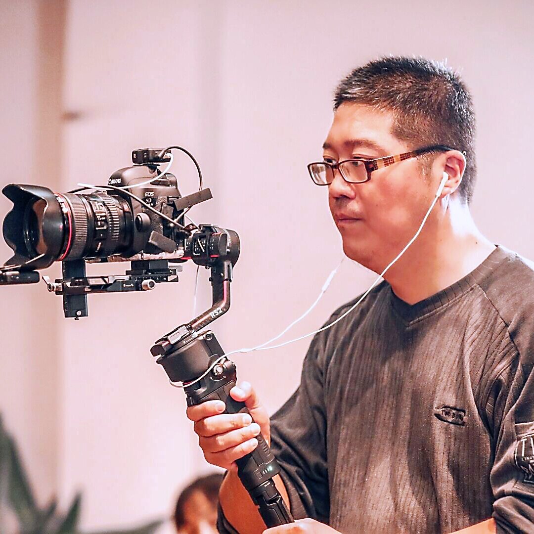 武汉会议摄像摄影师活动跟拍云拍摄大合影直播云相册无人机航拍