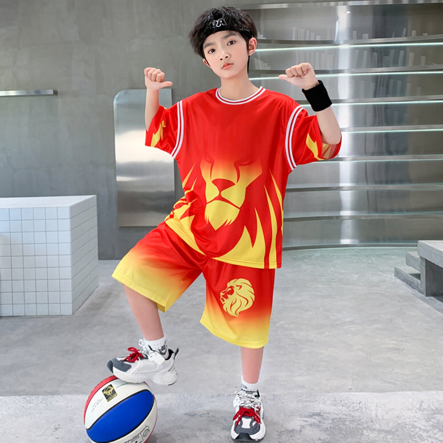 男童篮球服套装夏季新款中小男孩速干短袖六一表演服男生队两件套