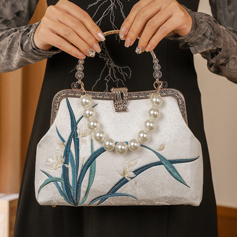 新中式国风汉服包斜挎刺绣兰花日常配马面裙休闲手工口金包包女款,箱包皮具/热销女包/男包,通用款女包,淘宝优惠券,粉丝福利购,淘宝优惠卷