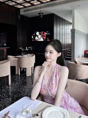 4.27 【面若桃花】代了半年 全往断 定制面料 碎花 连衣裙