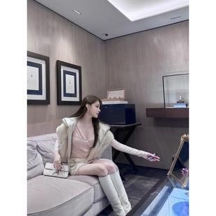 白色毛呢半裙裙子 粉嫩露肩T恤 花三三同款 小黑屋VIC