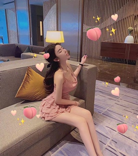 新款 定制 2020夏季 小蛋糕 挂脖露背性感百褶连衣裙 想做你