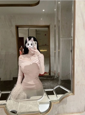 lovingu秋冬新款来不及仔细嗑颜都被蛊到的雾霾蓝粉时尚上衣T恤