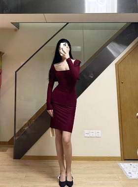 卜斯斯同款深酒红罗纹针织方领修身打底包臀连衣裙