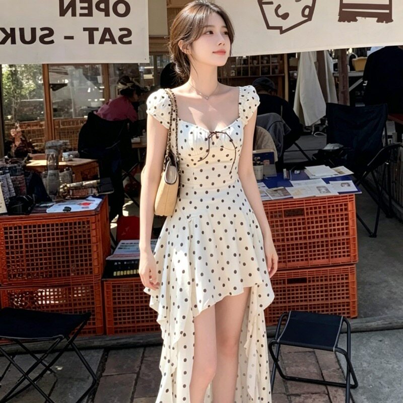 法式荷叶边白色波点短袖连衣裙女春夏海边度假绝美气质露背长裙子