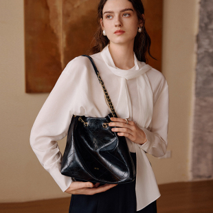 ELLE女包2026新款 包包链条菱格水桶包购物简约手提包大容量单肩包