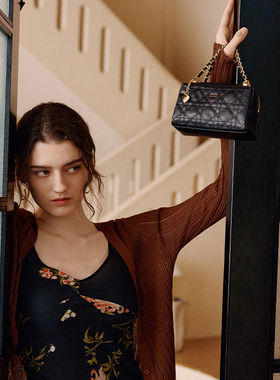 双旦礼物ELLE女包包2025新款包包菱格纹链条吐司女士手提包单肩包