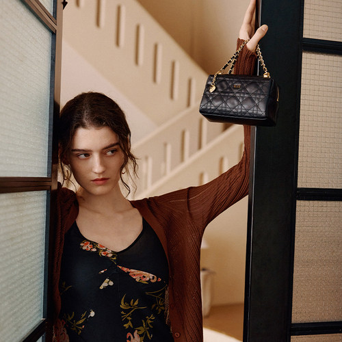 ELLE菱格纹链条吐司包百搭单肩包