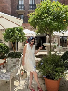 夏日初恋小白裙！甜美减龄清新感 镂空小花纹小性感无袖V领连衣裙