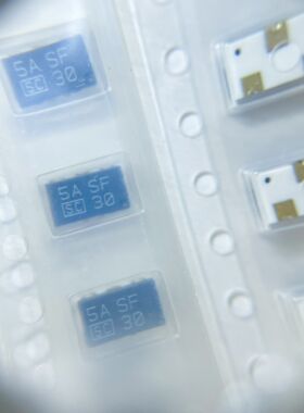 SFD-125A 5A 36V 5ASF SC 30 SNYO 锂离子充电保险 电池保险丝