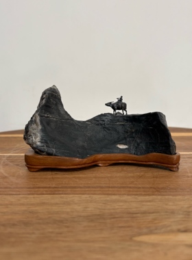 天然灵璧石环抱山形摆件 磬石有音 书桌茶桌面小山 原石原底摆件