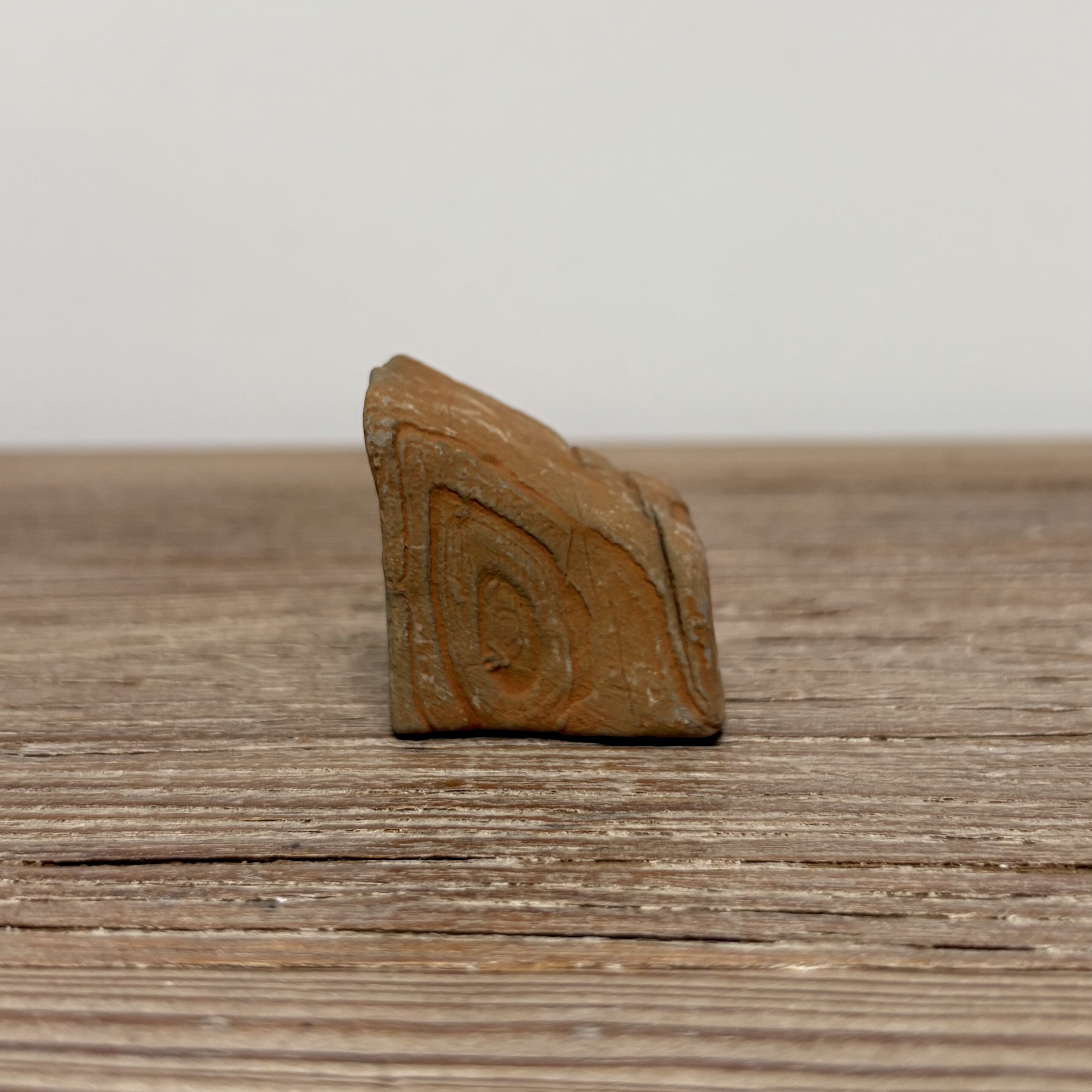 济源钟鼎纹石 毛石未刷 迷你小摆件书桌茶桌书架原石头摆件手把山