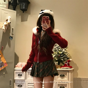 织物猪 莓果甜挞 新年穿搭红色连帽毛衣外套女冬毛领麻花针织开衫