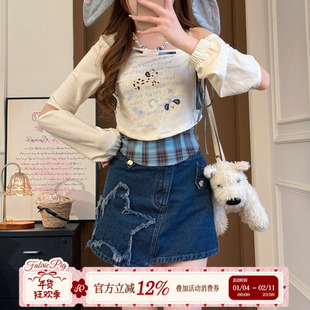 织物猪 趣味斑点狗 甜美风斜领露肩上衣女秋短款罩衫印花长袖T恤