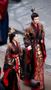 男装秦朝汉代婚礼服楚汉汉服黑红婚服影视剧新款折腰