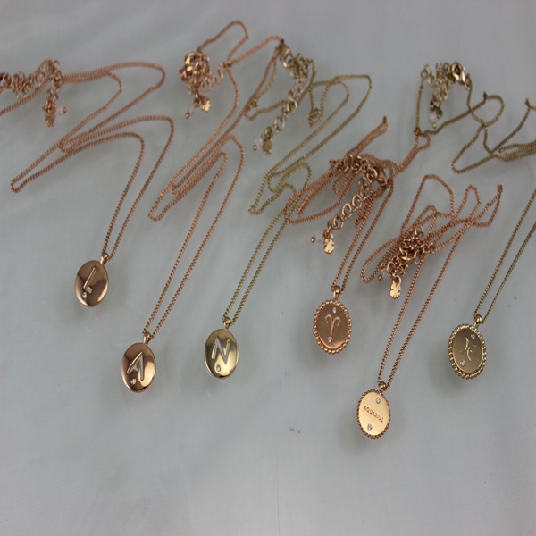 经典星座字母锁骨精致项链